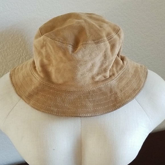 Dooney & Bourke unique suede/ monogram bucket hat - Picture 4 of 6